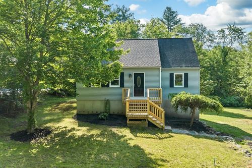 27 Roy St, Raymond, NH, 03077-1246 | Card Image