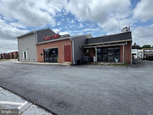 427 W Main St, NEW HOLLAND, PA, 17557-1143 | Card Image