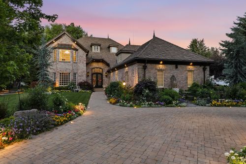5579 S Walker Woods Ln, Holladay, UT, 84117-7662 | Card Image