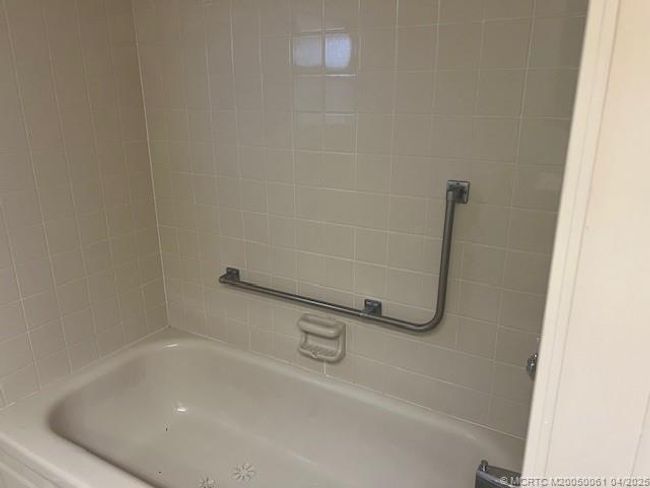 6118 N Joshua Ln, House other with 2 bedrooms, 2 bathrooms and 1 parking in Lantana FL | Image 16