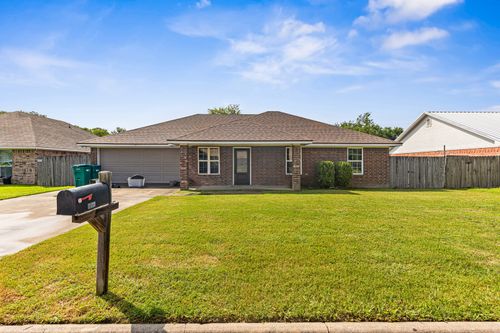 1005 Hooks St, Lacy Lakeview, TX, 76705-1426 | Card Image