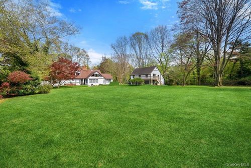 19 Frost Creek Dr, Locust Valley, NY, 11560-1029 | Card Image