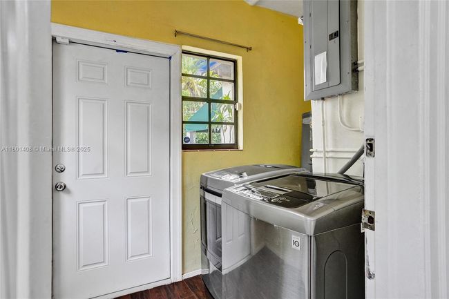 817 Lorca St, House other with 3 bedrooms, 1 bathrooms and null parking in Coral Gables FL | Image 20