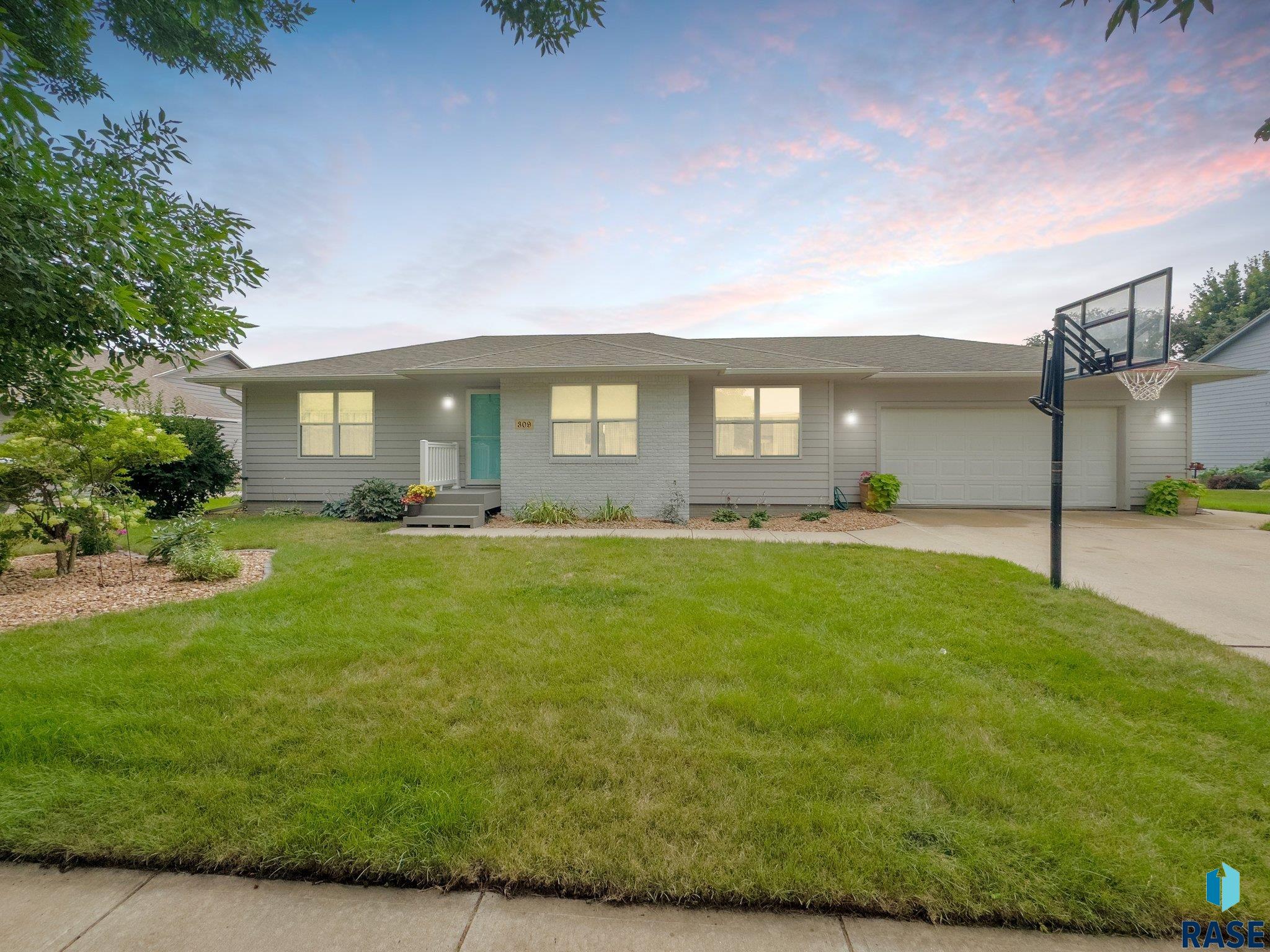 Evergreen Dr, Brandon, SD 57005