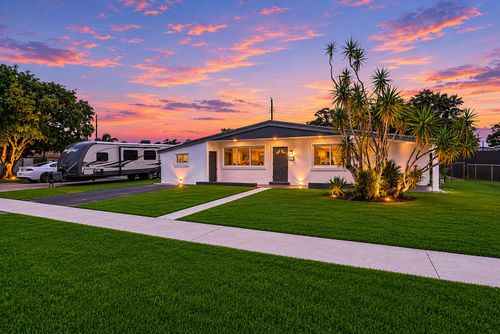 620 N 66th Ave, Hollywood, FL, 33024-7620 | Card Image