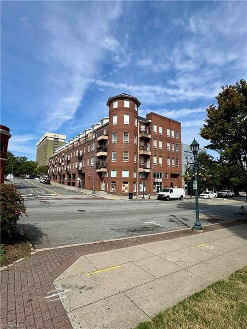 apt-208-360 S Elm St, Greensboro, NC, 27401-2777 | Card Image
