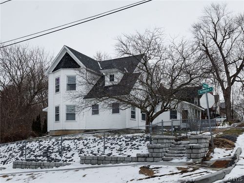 632 Burlington St, Watertown, NY, 13601-2139 | Card Image