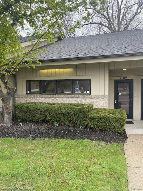 21894 Farmington Rd, Farmington, MI, 48336-4412 | Card Image