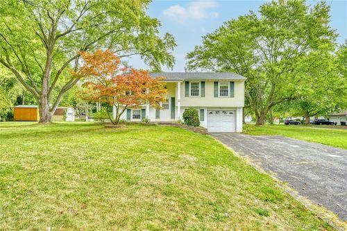 2 Horatio Ln, Gates, NY, 14624-2234 | Card Image