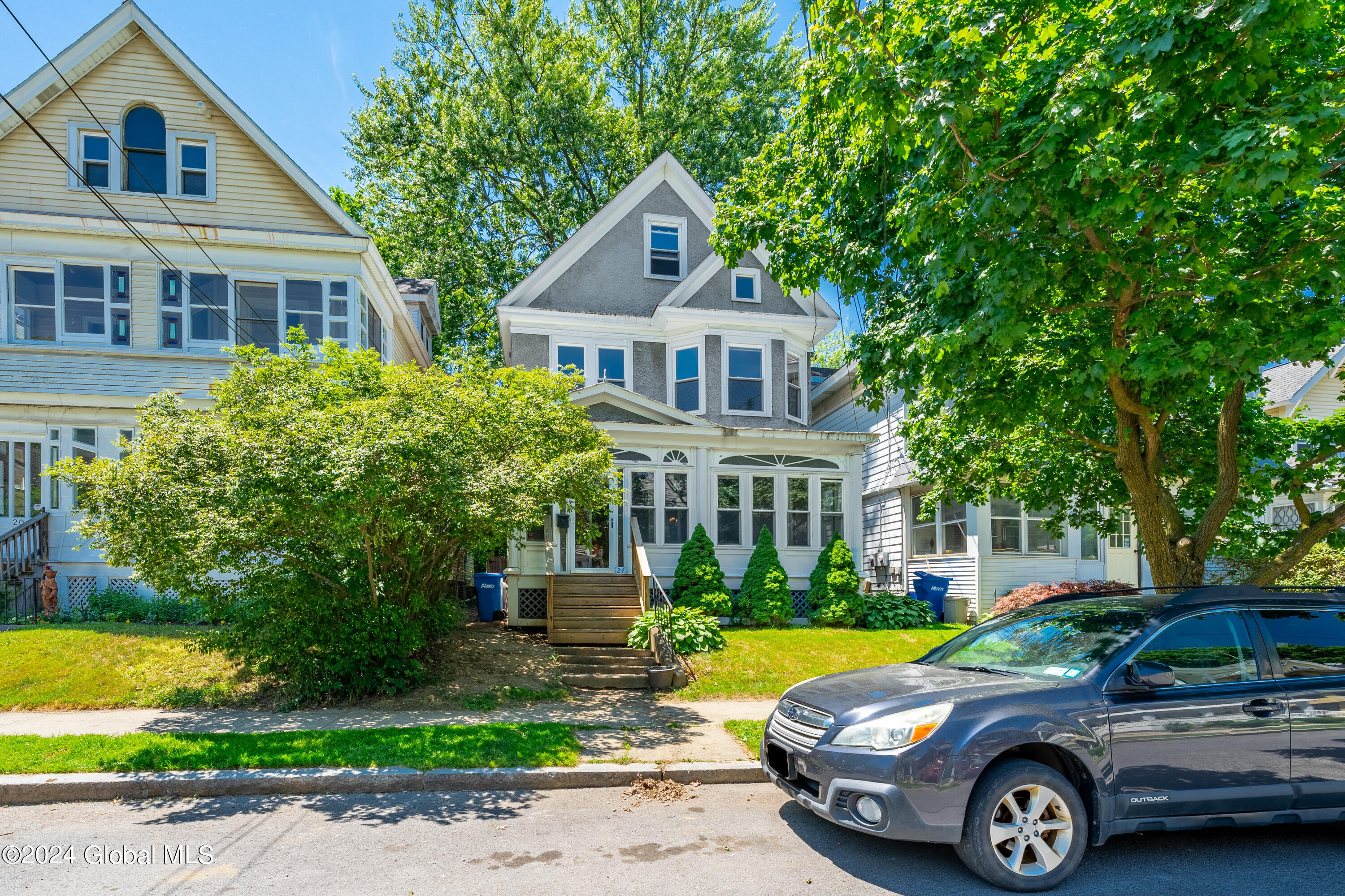 Besch Ave, Albany, NY 12209