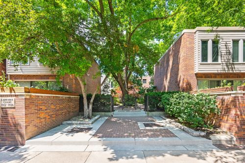 1916 N Larrabee St, Chicago, IL, 60614-5210 | Card Image