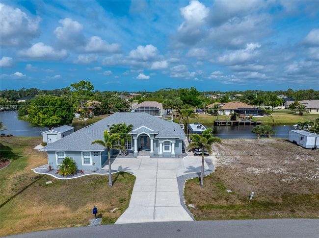 15674 Applewhite Cir, House other with 3 bedrooms, 3 bathrooms and null parking in Port Charlotte FL | Image 59