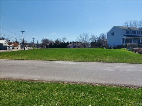 8690 Bayview Dr, Cicero, NY, 13039-9784 | Card Image