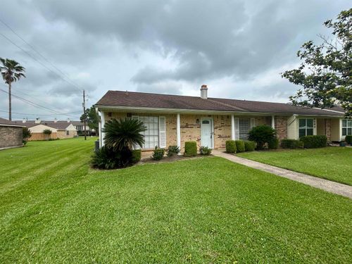 8690 Manion Dr, Beaumont, TX, 77706-3916 | Card Image