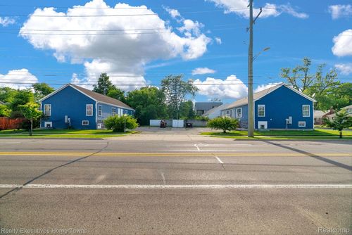415 Hilton Rd, Ferndale, MI, 48220-2590 | Card Image