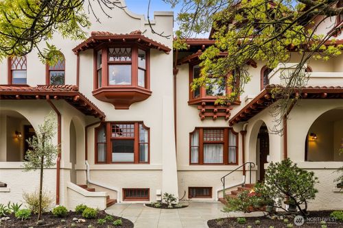 a-2909 Franklin Ave E, Seattle, WA, 98102-3022 | Card Image