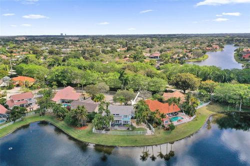 1078 Laguna Springs Dr, Weston, FL, 33326-2909 | Card Image