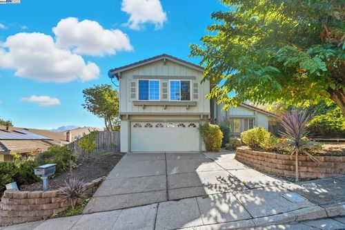 108 Hilltop Dr, Vallejo, CA, 94591-4270 | Card Image