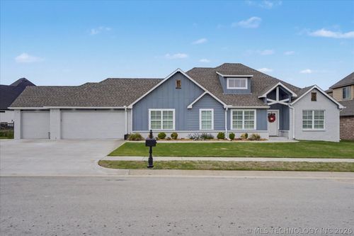 18977 Ridgeline Rd, Catoosa, OK, 74015-6564 | Card Image