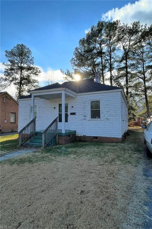 805 Chestnut Street, Franklin, VA, 23851 | Card Image