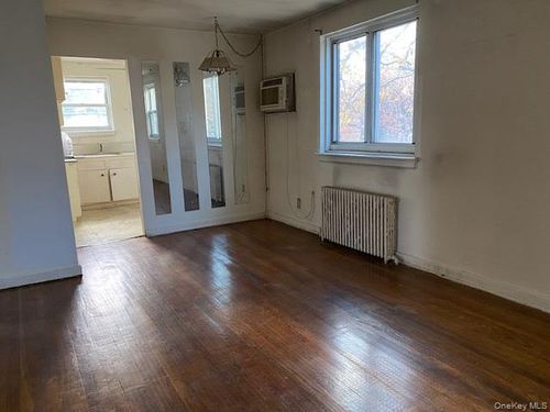 g-2-254 75th Ave, Glen Oaks, NY, 11004-1108 | Card Image