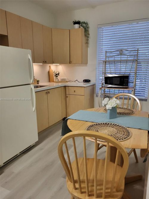 15520-15520 Sw 57th Ter, Miami, FL, 33193-2520 | Card Image