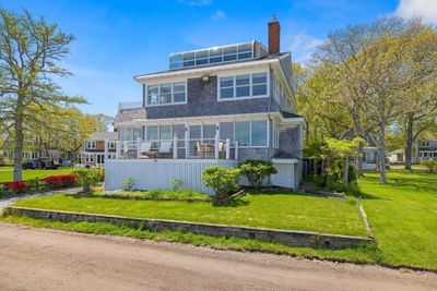 25 Bay Rd, House other with 5 bedrooms, 4 bathrooms and 3 parking in Mattapoisett MA | Image 3