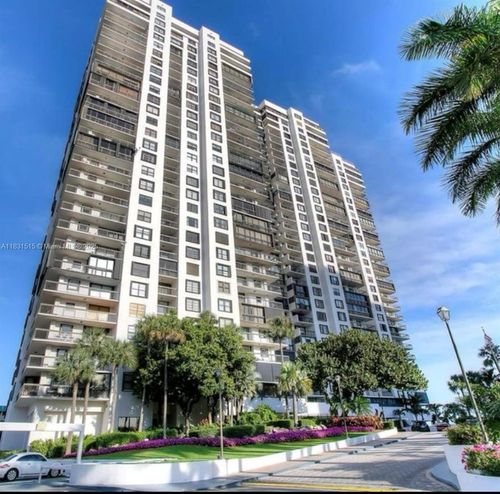 apt-901-2333 Brickell Ave, Miami, FL, 33129-2411 | Card Image