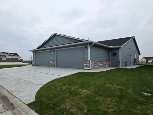 2451 S Wheatland Ct, Wichita, KS, 67235-4142 | Card Image