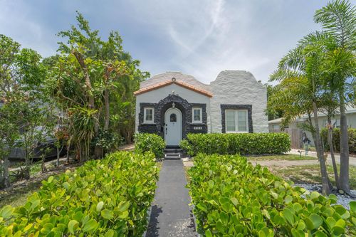 933 38th St, West Palm Beach, FL, 33407-4007 | Card Image