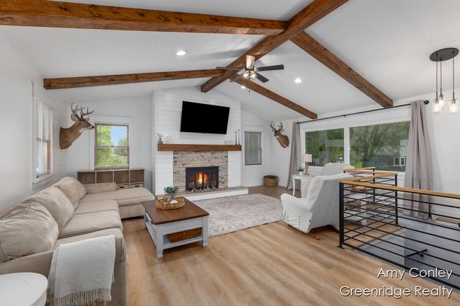 LIVING ROOM - WOOD FIREPLACE - STAIRWAY TO BASEMENT | Image 18