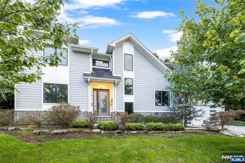 55 Cedar St, Cresskill, NJ, 07626-2508 | Card Image