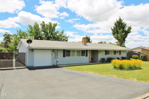 10016 Mcguire Ave, Klamath Falls, OR, 97603-9561 | Card Image