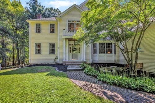 55 Shipyard Ln, Pembroke, MA, 02359-1850 | Card Image