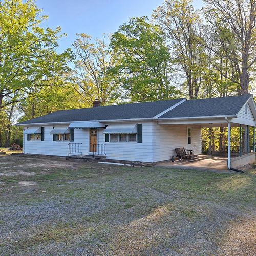 1095 Carl Henderson Trl, Vernon Hill, VA, 24597-3057 | Card Image
