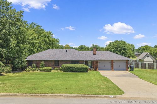 617 Wallace St Nw, Ardmore, OK, 73401-1959 | Card Image