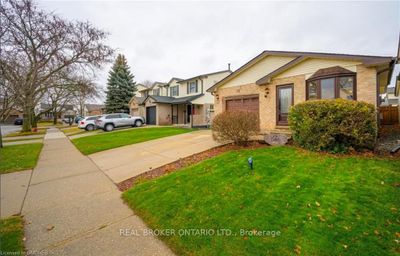 75 Dalton Cres, House other with 3 bedrooms, 1 bathrooms and 2 parking in Stoney Creek ON | Image 1