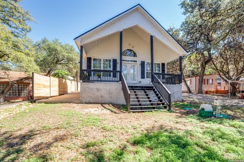 1020 Pebble Beach Dr Nw, Lakehills, TX, 78063-6451 | Card Image