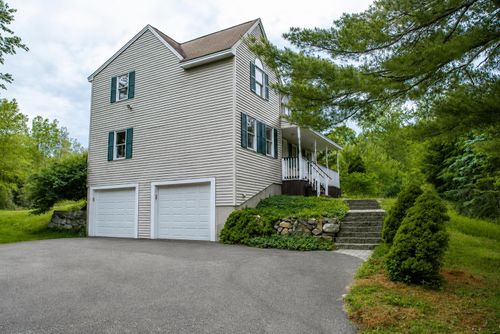 4 Bingham Cir, Sandown, NH, 03873-2054 | Card Image