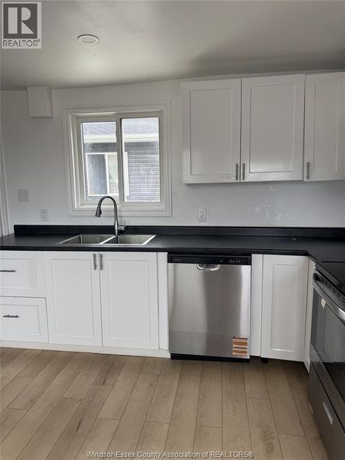 2-819 Frank Avenue, Windsor, ON, N8S3P4 | Card Image