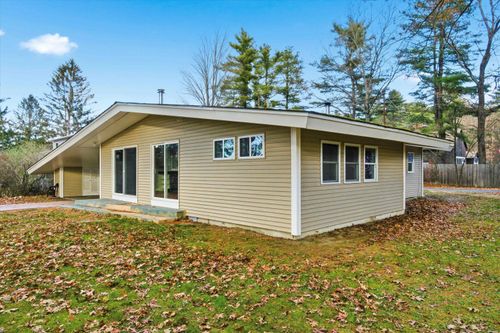 2 Memory Ln, Hooksett, NH, 03106-1627 | Card Image