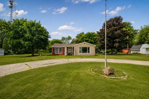 211 S Madison St, Medaryville, IN, 47957 | Card Image