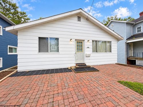 823 Ridgeway Avenue, Morgantown, WV, 26505 | Card Image