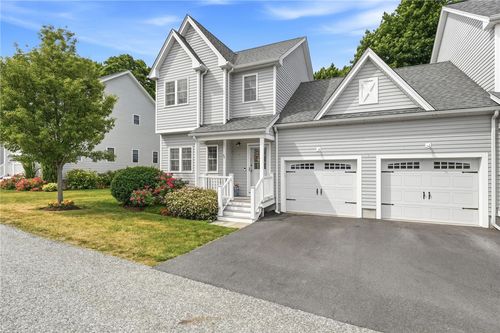 96 Seafare Ln, Portsmouth, RI, 02871-3016 | Card Image