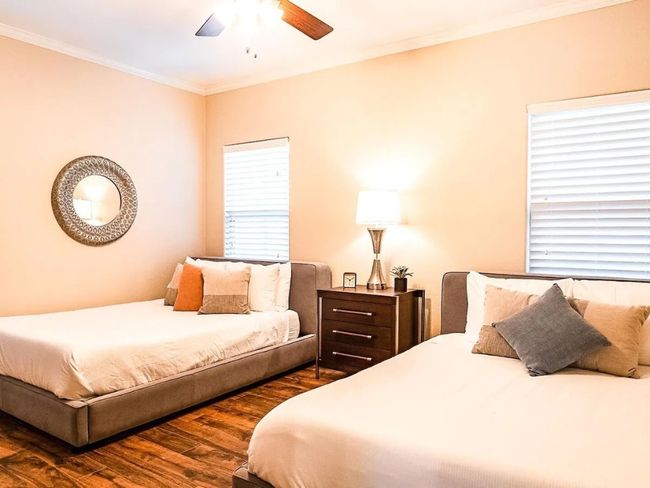 16308 Lake Loop, House other with 4 bedrooms, 4 bathrooms and 4 parking in Austin TX | Image 11