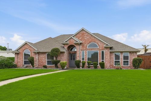 668 Park Ln, Highland Village, TX, 75077-7570 | Card Image