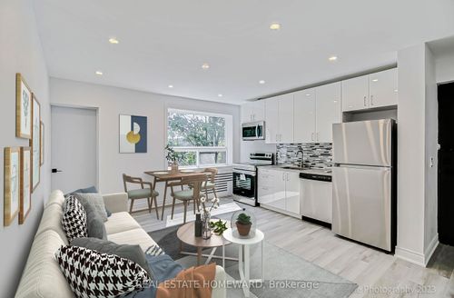 10-419 Woodbine Ave, Toronto, ON, M4L3P7 | Card Image
