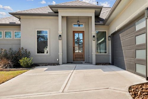 70 Wyndemere Dr, Montgomery, TX, 77356-8106 | Card Image