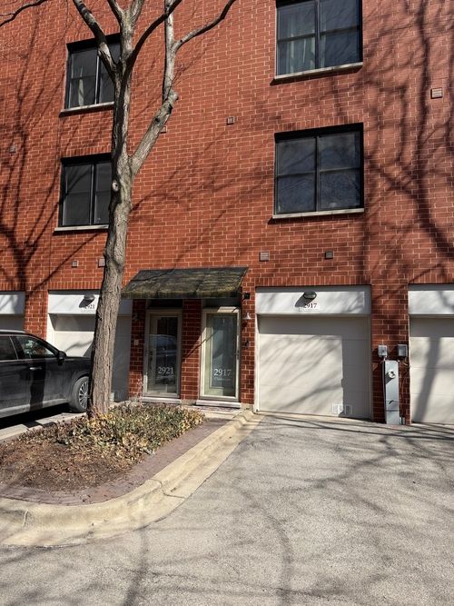 2917 Claremont Ave, Chicago, IL, 60618-6249 | Card Image
