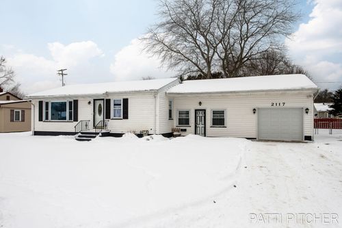 2117 Columbus Ave, Norton Shores, MI, 49441-3640 | Card Image